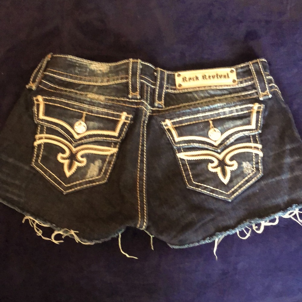 Rock Revival low rise shorts size 28
